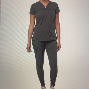 Adar Pro Movement Booster Scrub Set